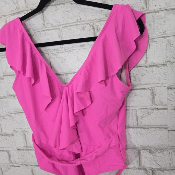 Hot pink one-piece low back swimsuit - Picture 4 of 12